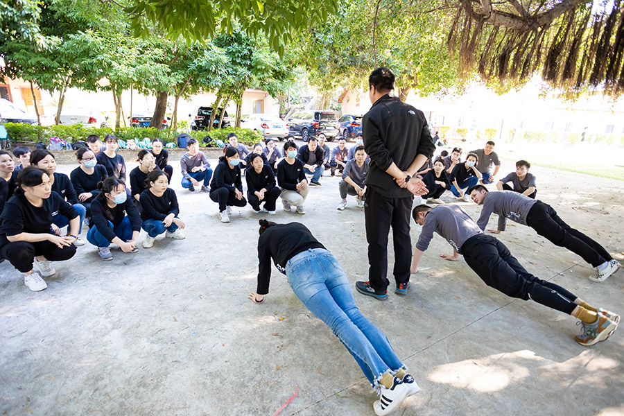 團建活動-穿越黑洞 (2).jpg