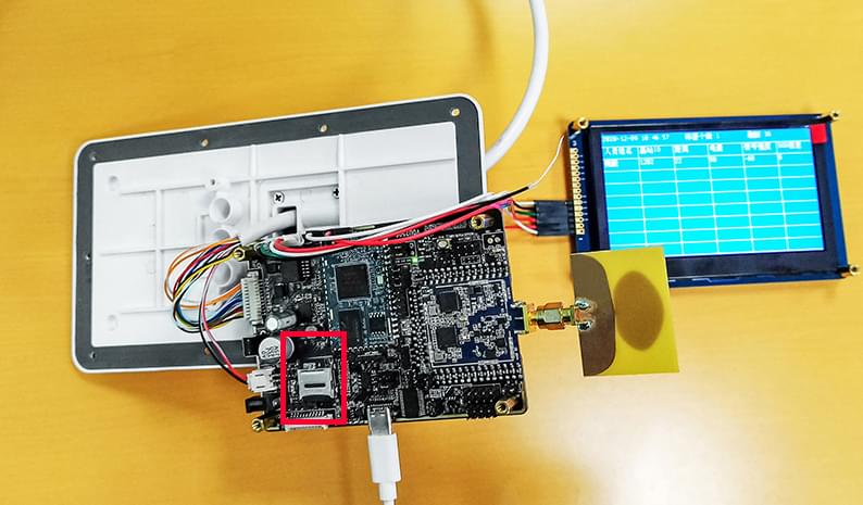 uwb基站VDU2506插SD內存卡，斷電存儲定位數據.jpg